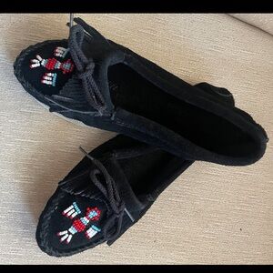 Minnetonka Moccasins ~ Size 11